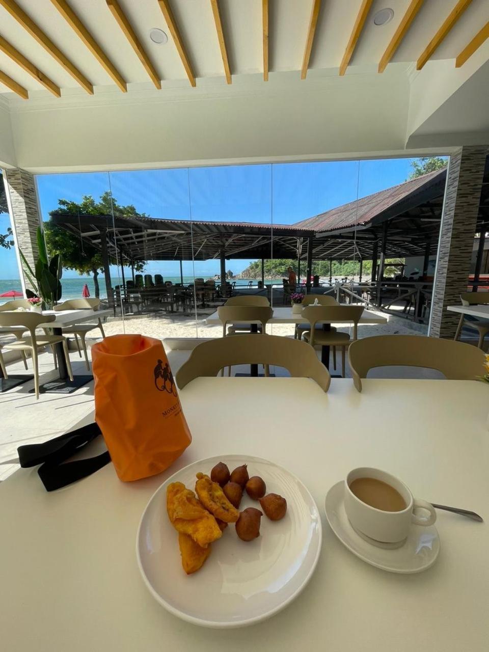 Dolphin Bay Island Resort Kota Belud Ngoại thất bức ảnh