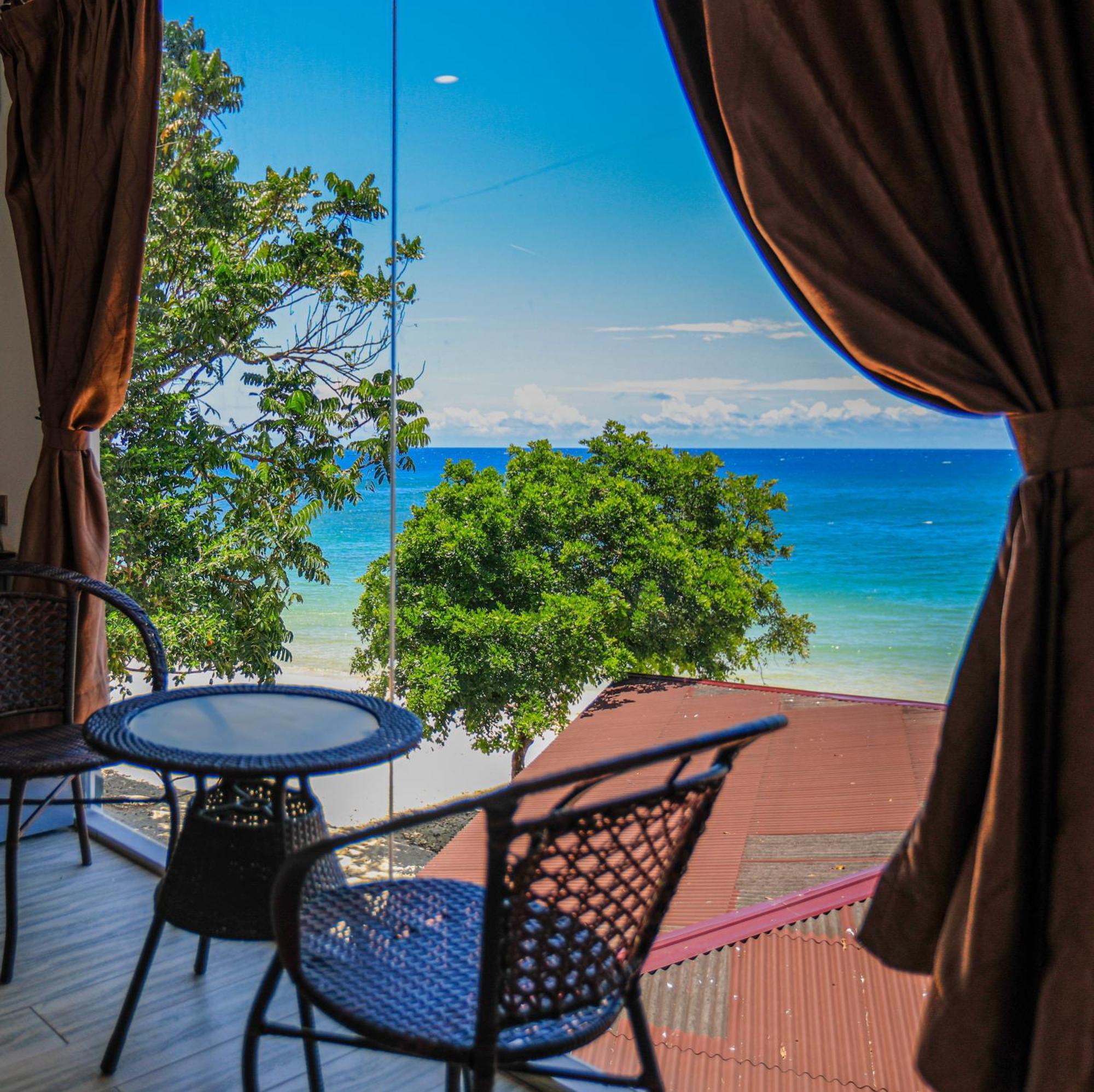 Dolphin Bay Island Resort Kota Belud Ngoại thất bức ảnh